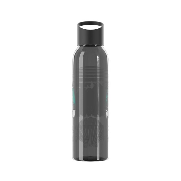 Botella de agua de Tritan para el Camino de Santiago, Caminando sobre las montañas hacia la Vieira - Image 3