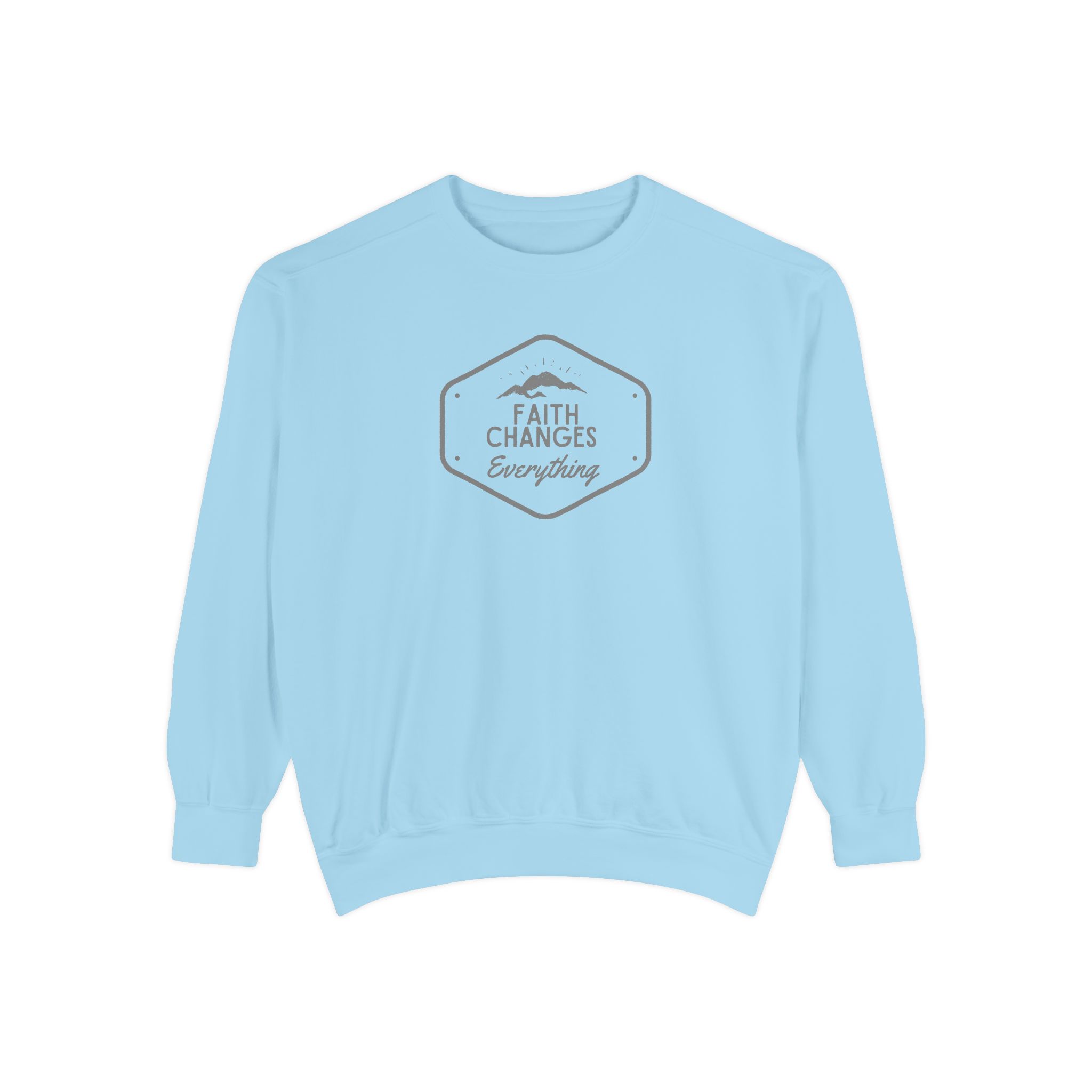 "Faith Changes Everything" Mountain Badge Vintage Garment-Dyed Sweatshirt - Imagen 11