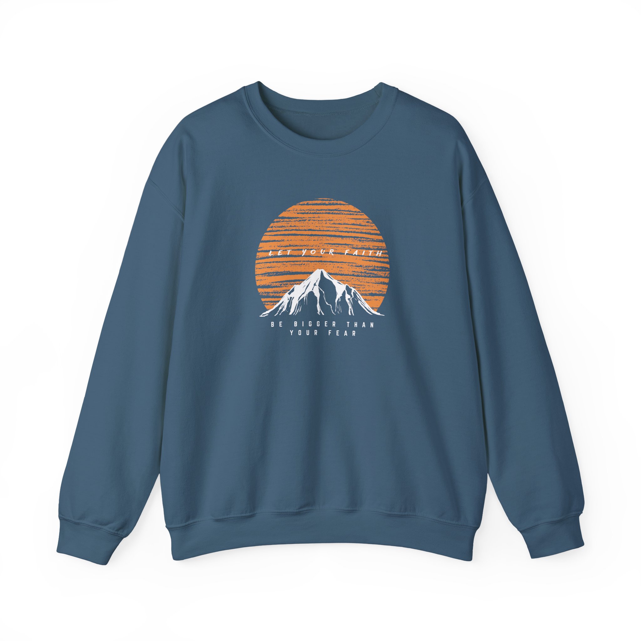 Faith Over Fear – "Sunset Summit" Classic Heavy Blend Crewneck Sweatshirt - Imagen 5