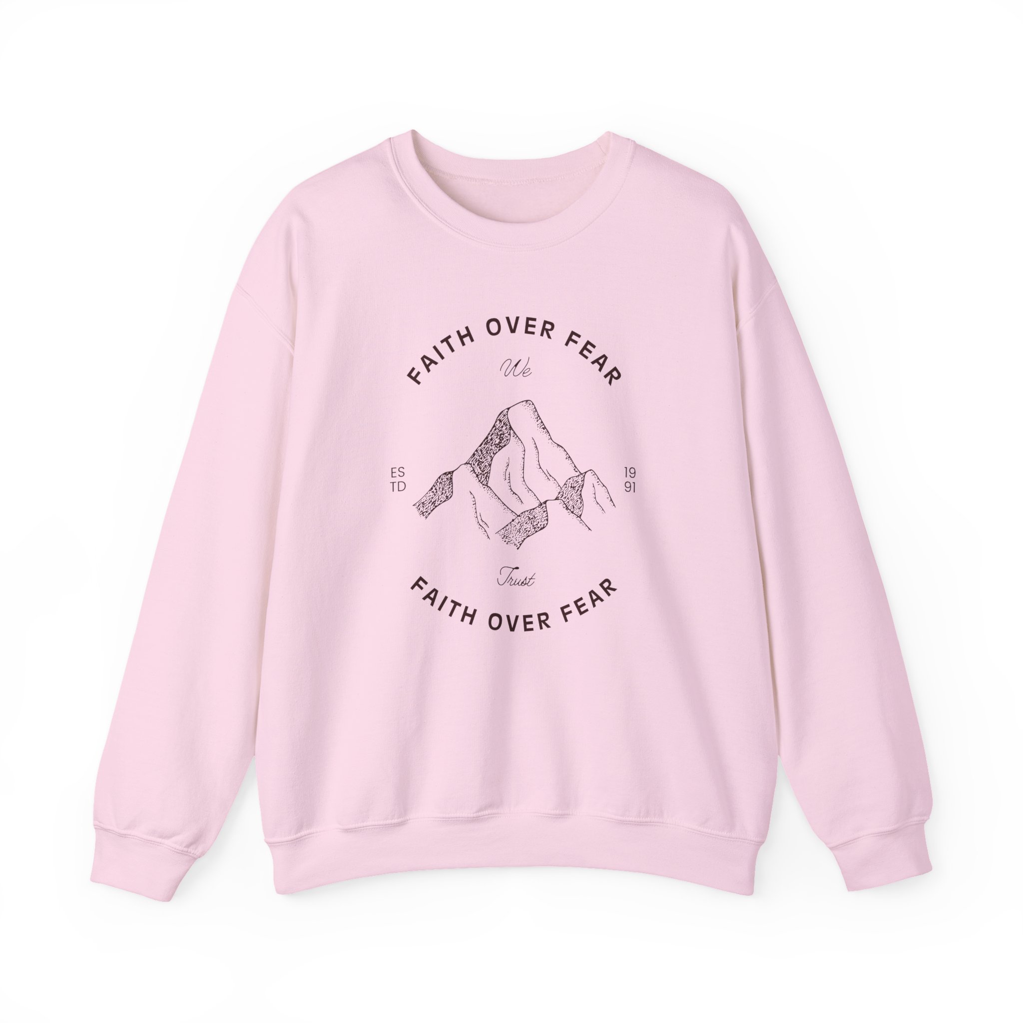 Faith Over Fear – "Mountain Legacy" Classic Heavy Blend Crewneck Sweatshirt - Imagen 4